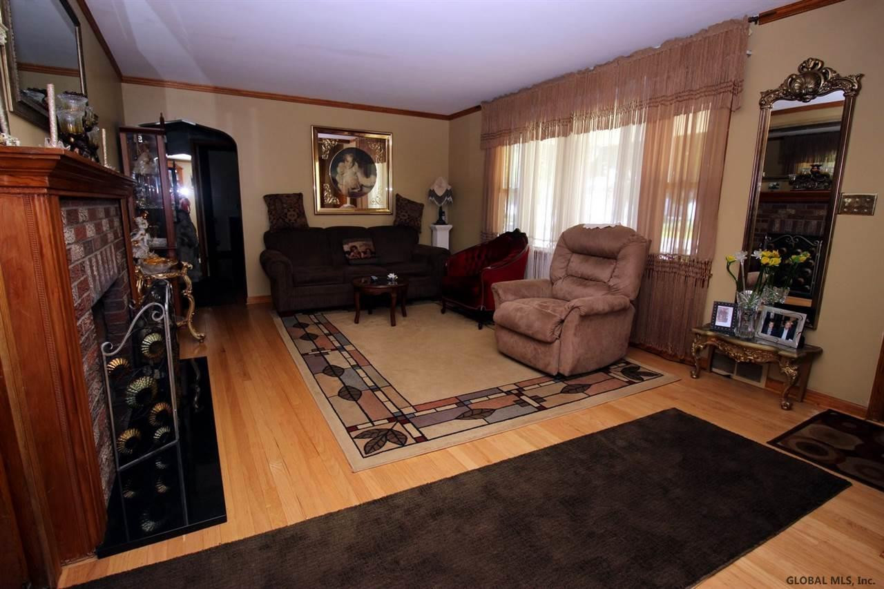 641 Draper Avenue Rotterdam, NY 12306 - Photo 3 of 19 Photo 3