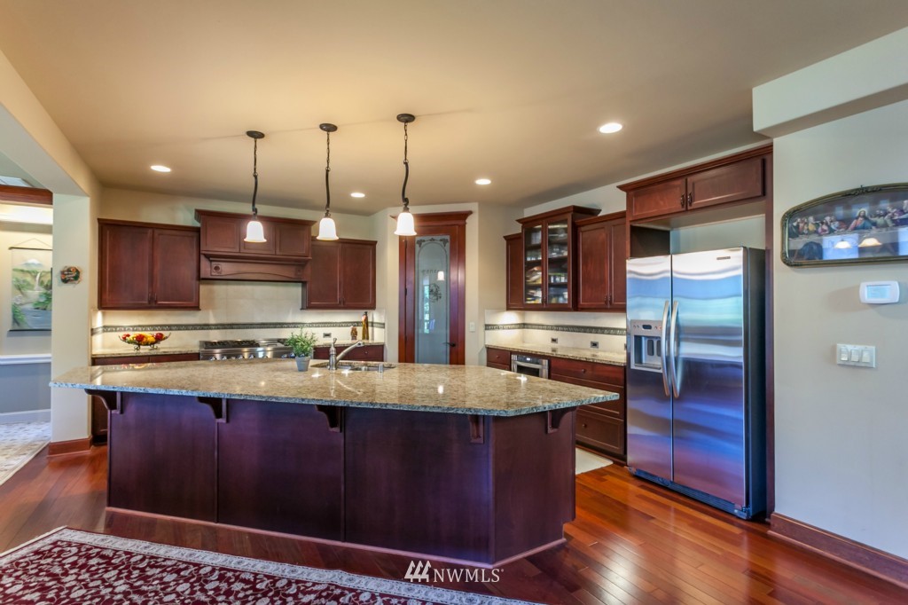 5507 Northeast 1st Place Renton, WA 98059 - Photo 5 of 14