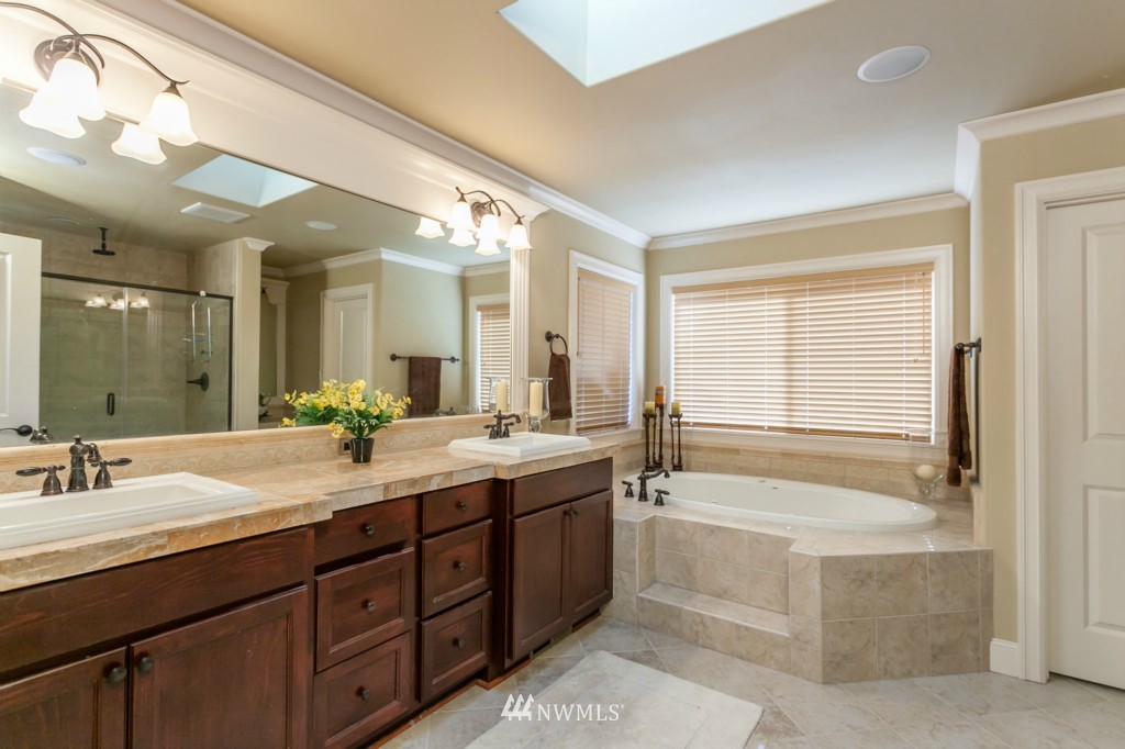 5507 Northeast 1st Place Renton, WA 98059 - Photo 10 of 14