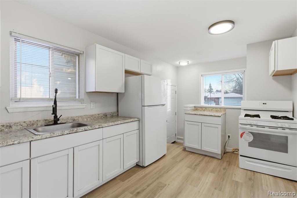 14731 Stephens Eastpointe, MI 48021 - Photo 8 of 15