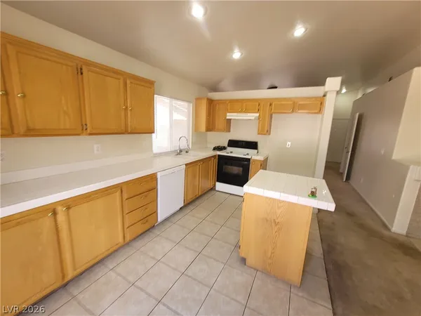 $2,000 | 4856 Minturn Avenue, Las Vegas, NV 89130
