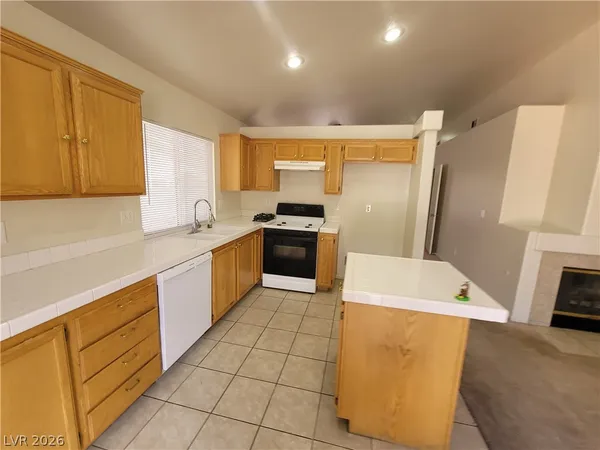$2,000 | 4856 Minturn Avenue, Las Vegas, NV 89130