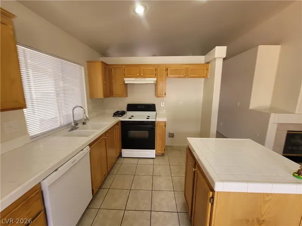 $2,000 | 4856 Minturn Avenue, Las Vegas, NV 89130
