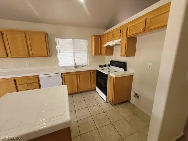 $2,000 | 4856 Minturn Avenue, Las Vegas, NV 89130