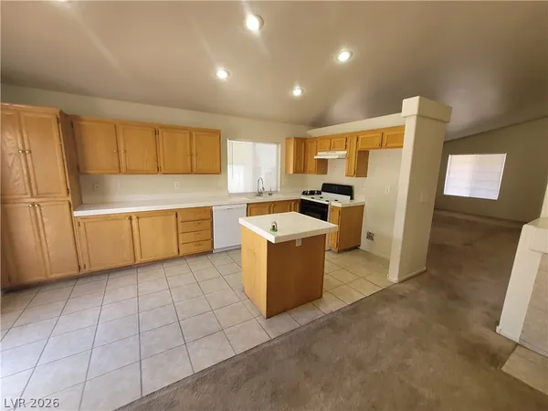 $2,000 | 4856 Minturn Avenue, Las Vegas, NV 89130