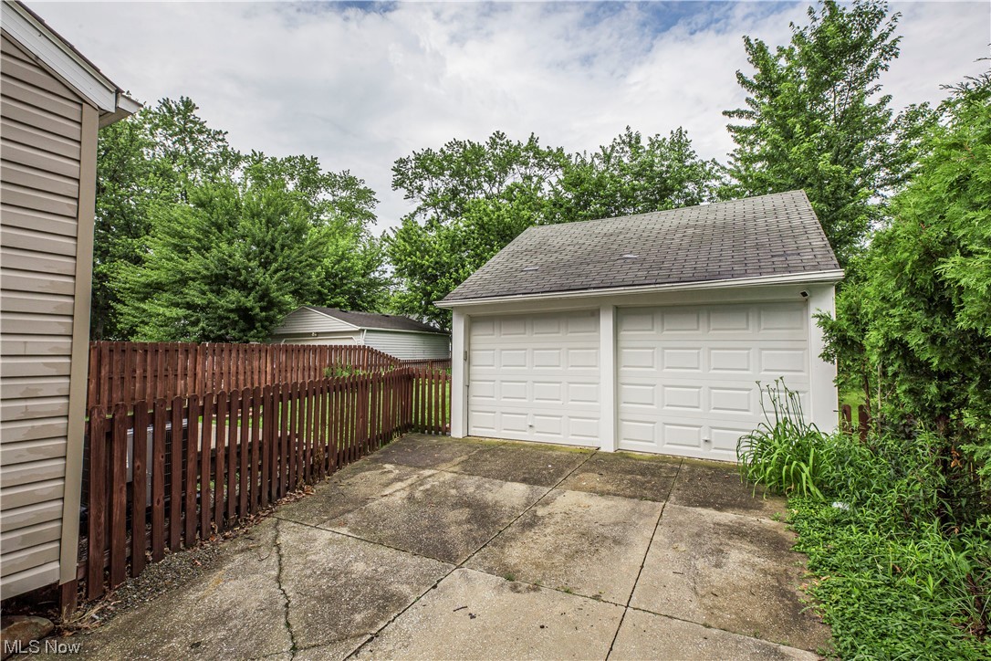 1411 Irene Road Lyndhurst, OH 44124 - Photo 29 of 35