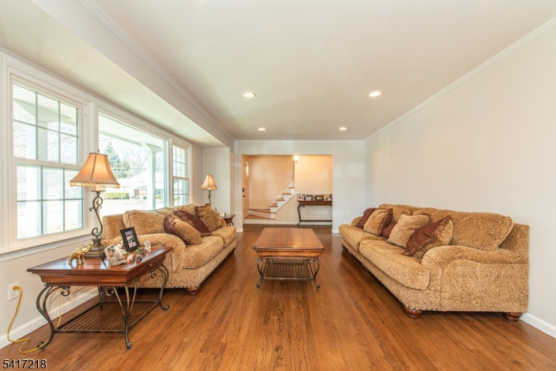 2 Chestnut Hill Road Randolph, NJ 07869 - Photo 3 of 24