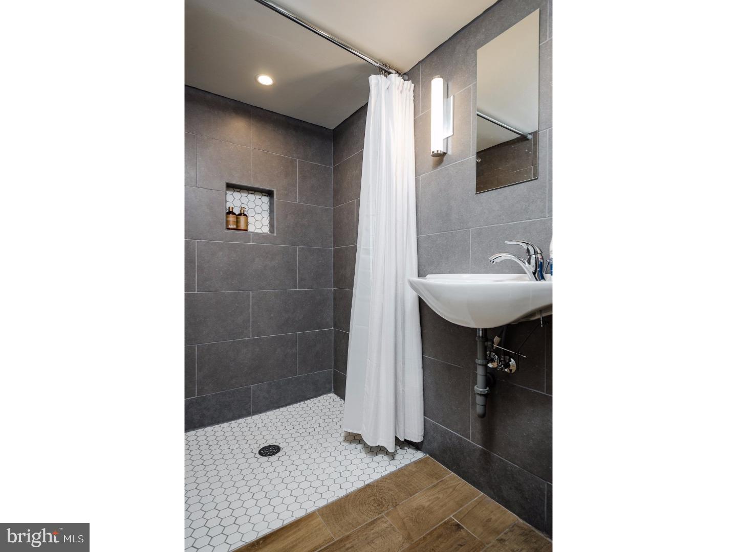 810 Lawrence Road Lawrenceville, NJ 08648 - Photo 21 of 25 Gallery Image 21