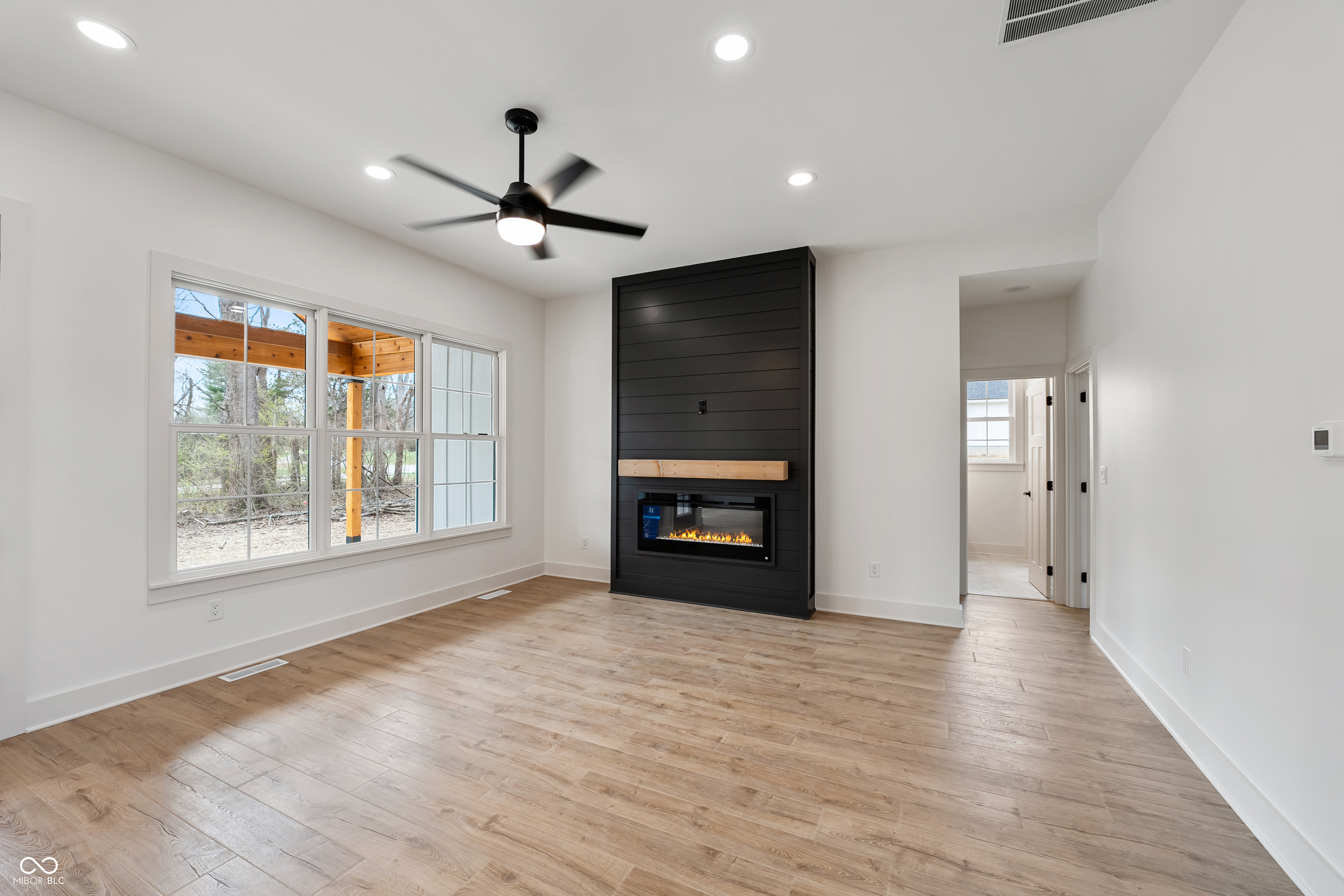 5123 Oak Ridge Trail Columbus, IN 47201 - Photo 8 of 69 Gallery Image 8