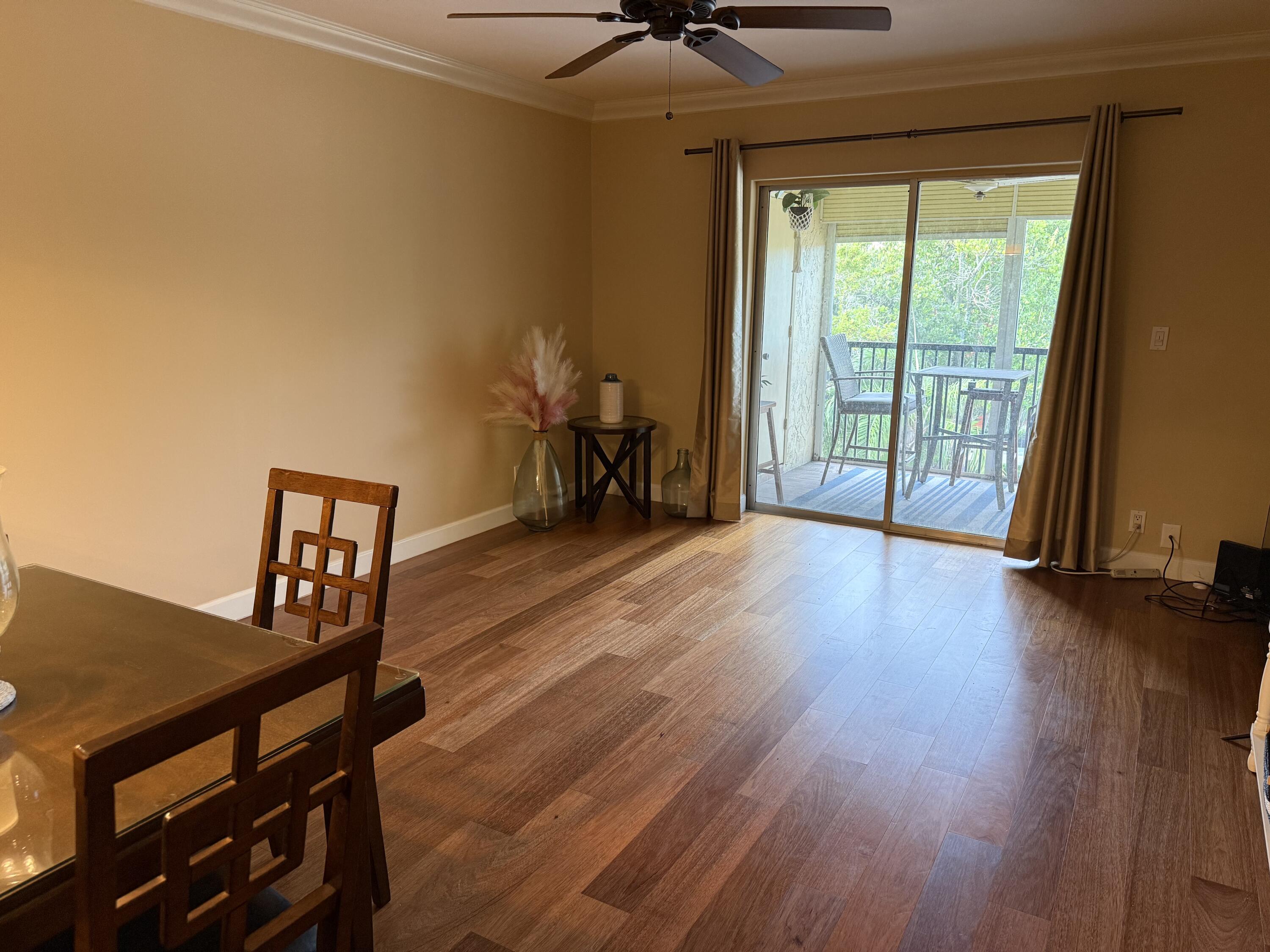 259 South Cypress Road, Unit 545 Pompano Beach, FL 33060 - Photo 3 of 18 Living
