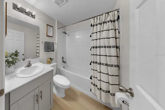 $2,700 | 12628 Tannencrest Drive, Riverview, FL 33579