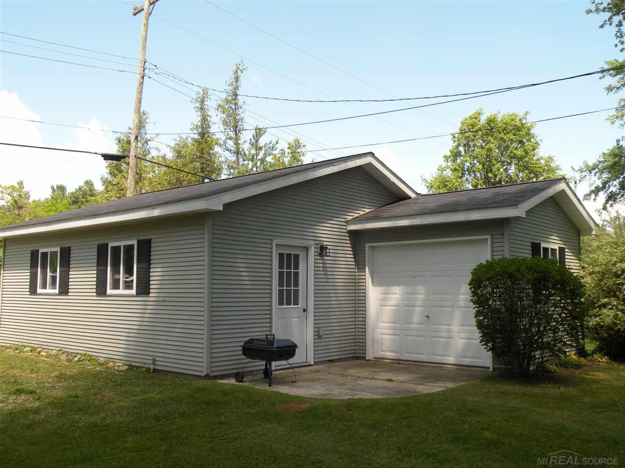 6757 Lakeshore Road Lexington, MI 48450 - Photo 13 of 41 31297117-12.JPG