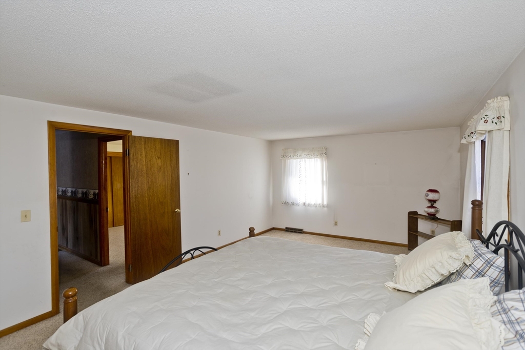 180 Fletcher Circle Chicopee, MA 01020 - Photo 19 of 37