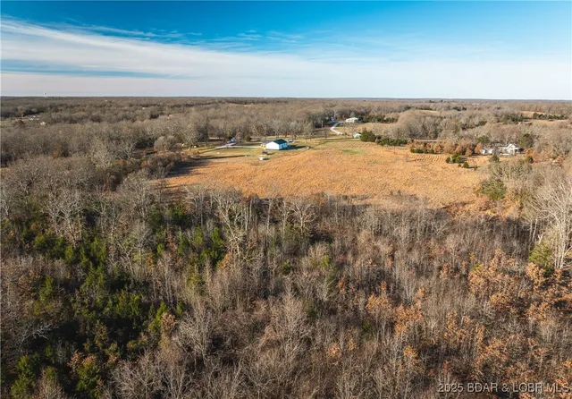 $672,400 | 29900 Pelican Drive, Lebanon, MO 65536