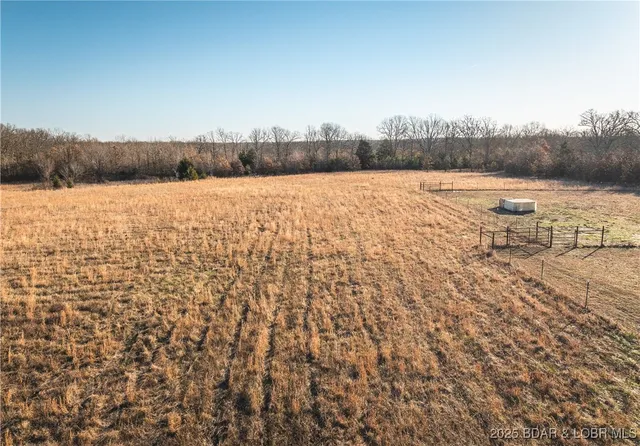 $672,400 | 29900 Pelican Drive, Lebanon, MO 65536