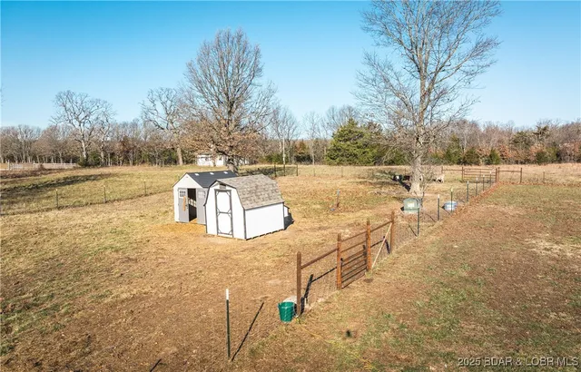 $672,400 | 29900 Pelican Drive, Lebanon, MO 65536