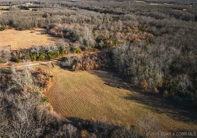 $672,400 | 29900 Pelican Drive, Lebanon, MO 65536