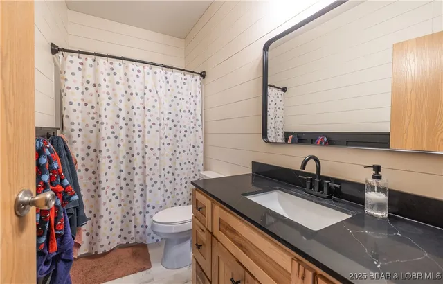 $672,400 | 29900 Pelican Drive, Lebanon, MO 65536