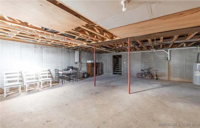 $672,400 | 29900 Pelican Drive, Lebanon, MO 65536