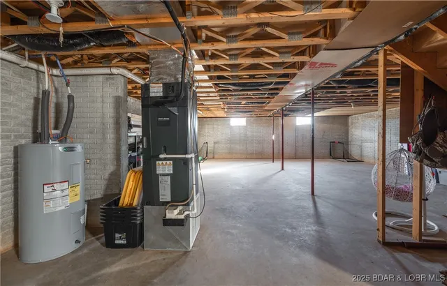 $672,400 | 29900 Pelican Drive, Lebanon, MO 65536