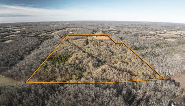 $672,400 | 29900 Pelican Drive, Lebanon, MO 65536