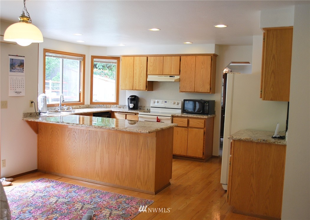 523 225th Place Southeast Bothell, WA 98021 - Photo 2 of 21