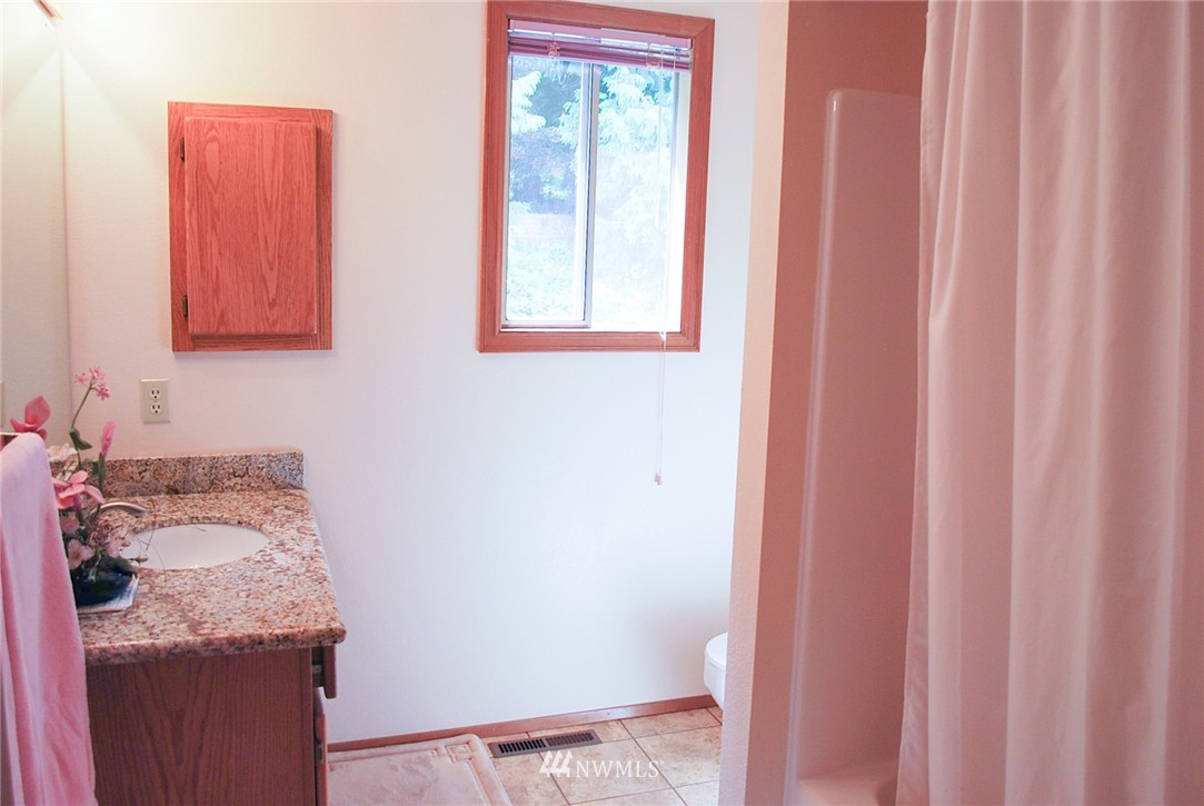 523 225th Place Southeast Bothell, WA 98021 - Photo 12 of 21