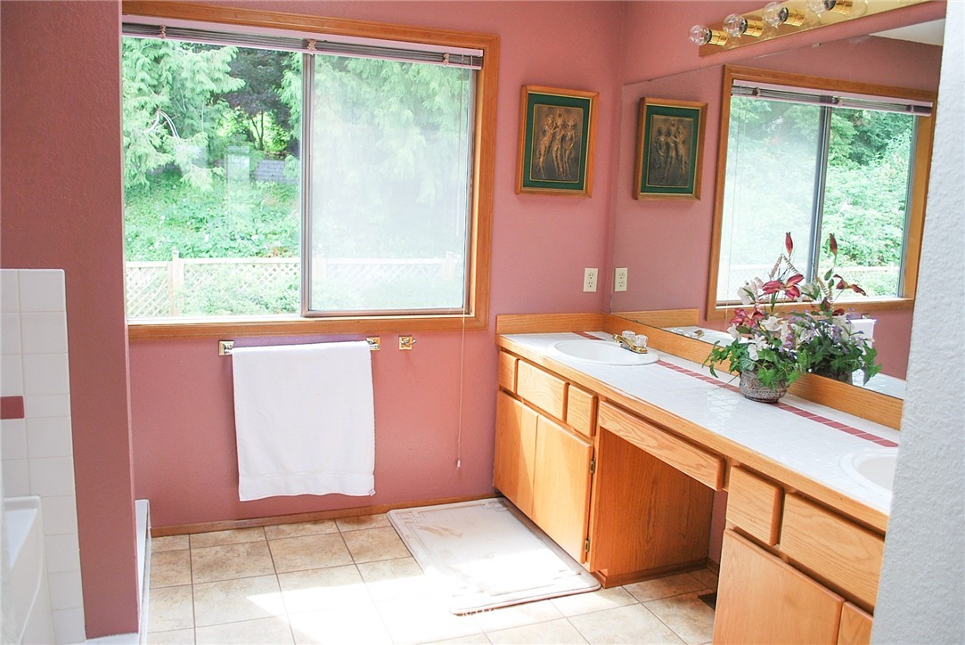 523 225th Place Southeast Bothell, WA 98021 - Photo 14 of 21