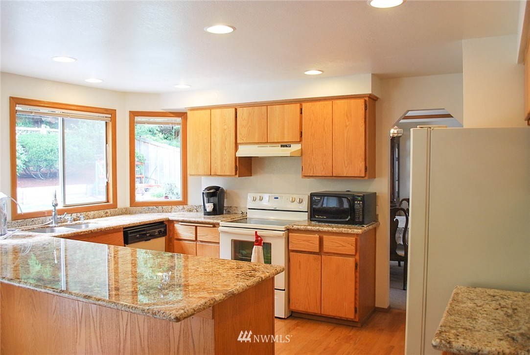 523 225th Place Southeast Bothell, WA 98021 - Photo 8 of 21