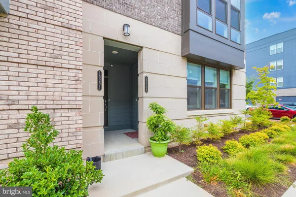 $2,950 | 13389 Launders Street, Unit 41, Herndon, VA 20171