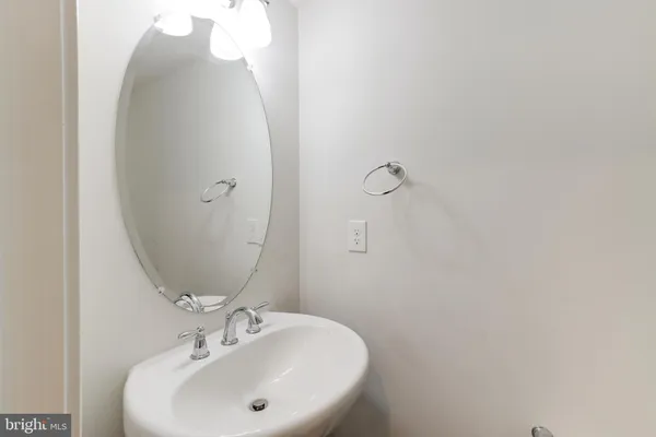 $2,950 | 13389 Launders Street, Unit 41, Herndon, VA 20171