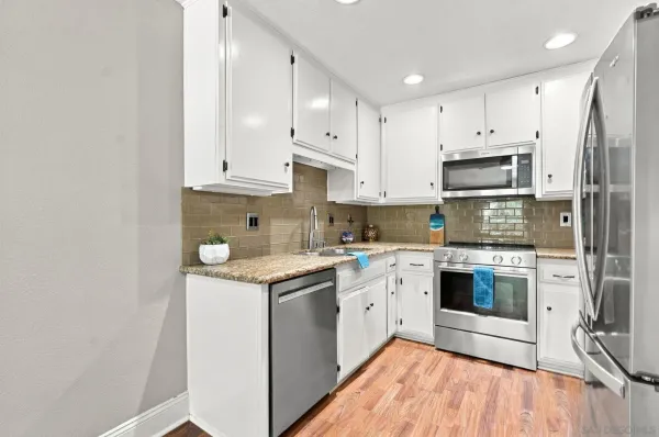 $3,395 | 140 Walnut Avenue, Unit 2F, San Diego, CA 92103
