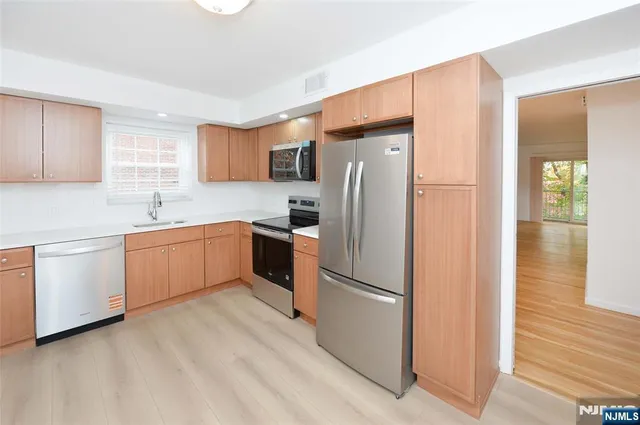 $3,600 | 20-30 Ridge Road, Unit B15, Ridgewood, NJ 07450