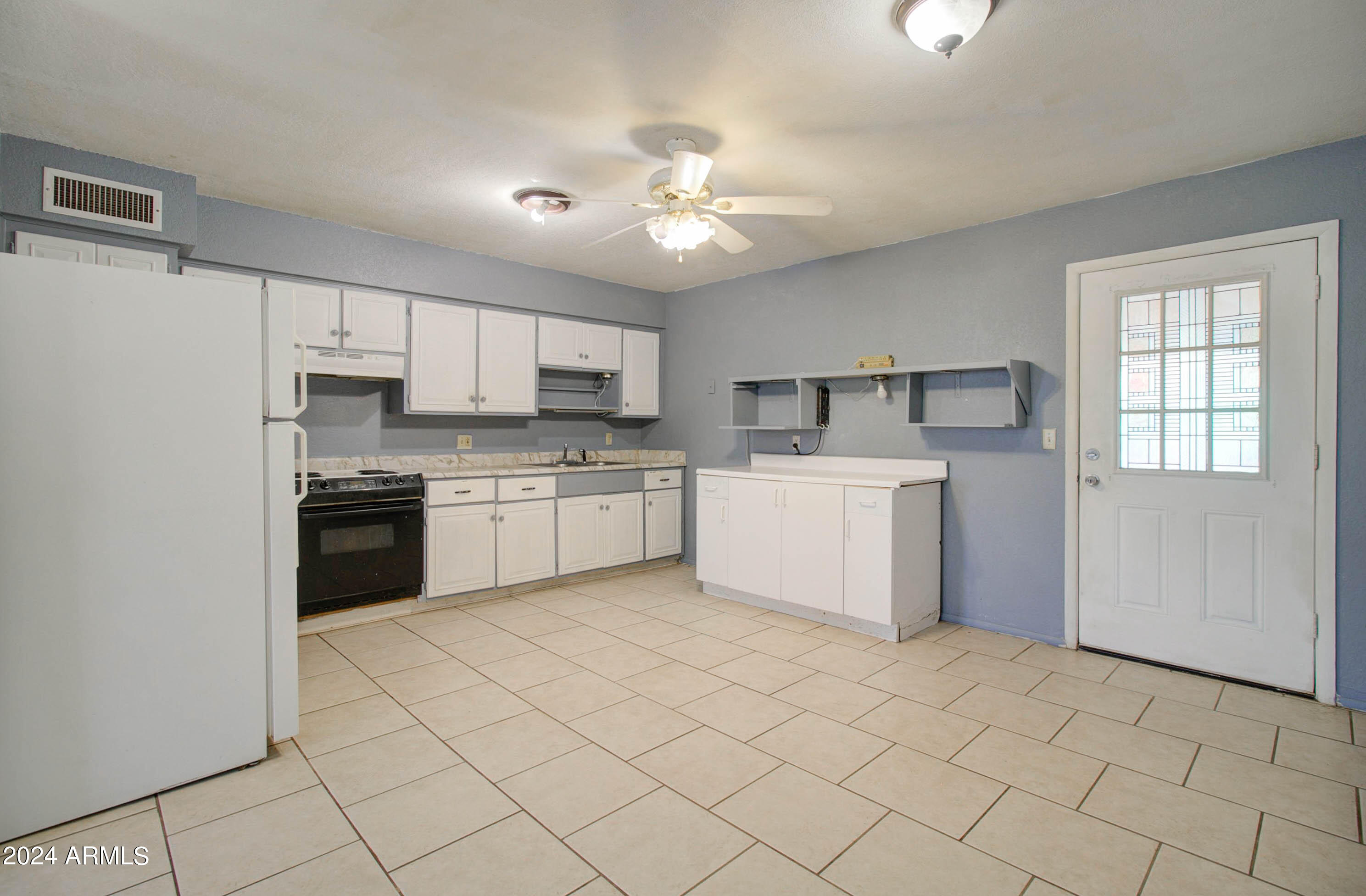 216 Ivanhoe Road Kearny, AZ 85137 - Photo 8 of 32 216 W Ivanhoe Rd-4