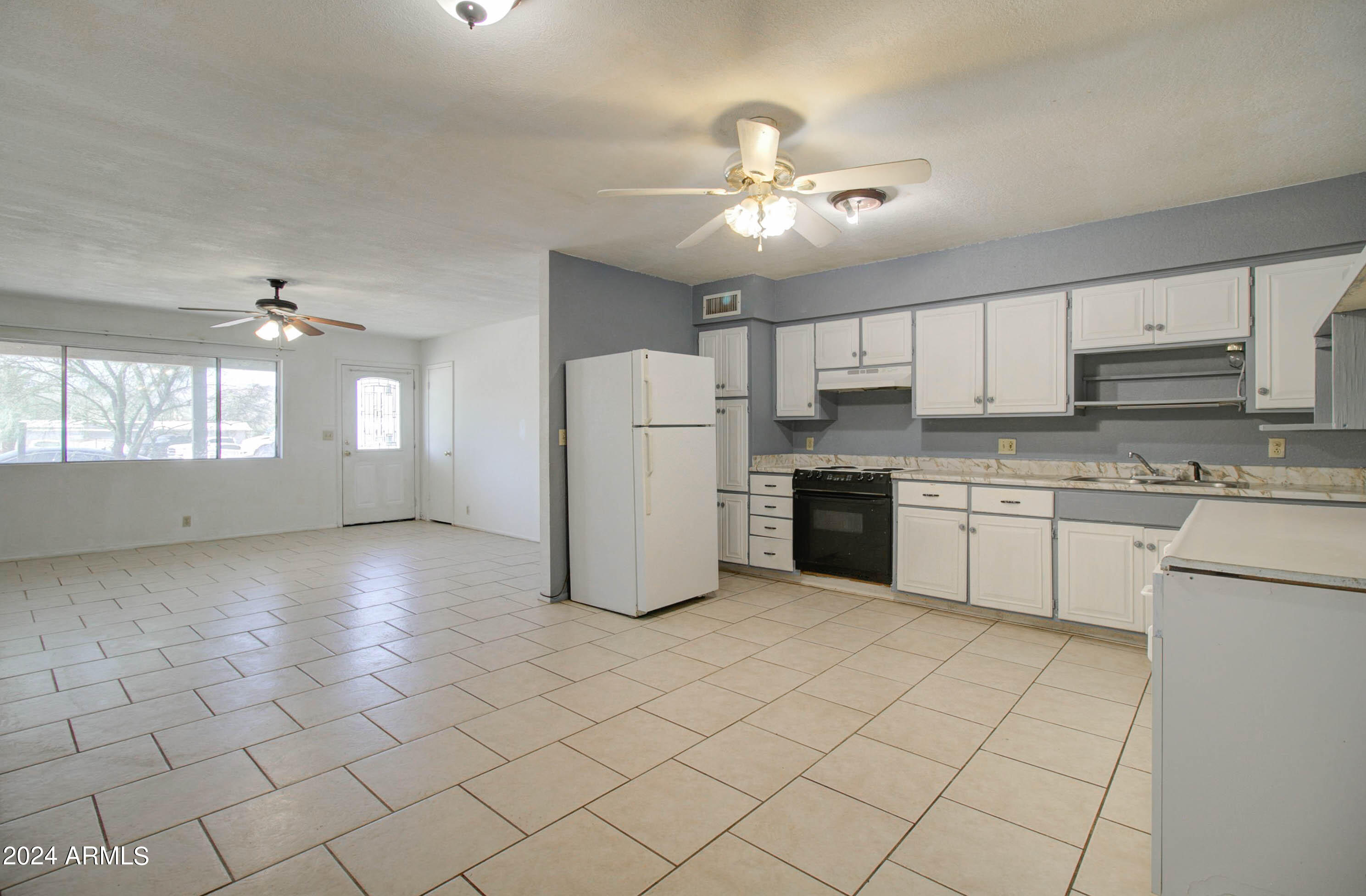 216 Ivanhoe Road Kearny, AZ 85137 - Photo 9 of 32 216 W Ivanhoe Rd-5