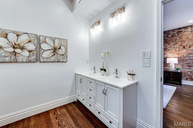 $569,000 | 2820 Accomac Street, St. Louis, MO 63104