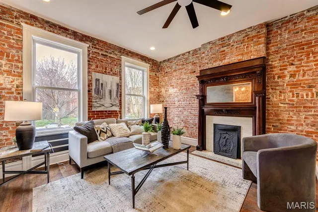 $569,000 | 2820 Accomac Street, St. Louis, MO 63104