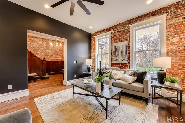 $569,000 | 2820 Accomac Street, St. Louis, MO 63104