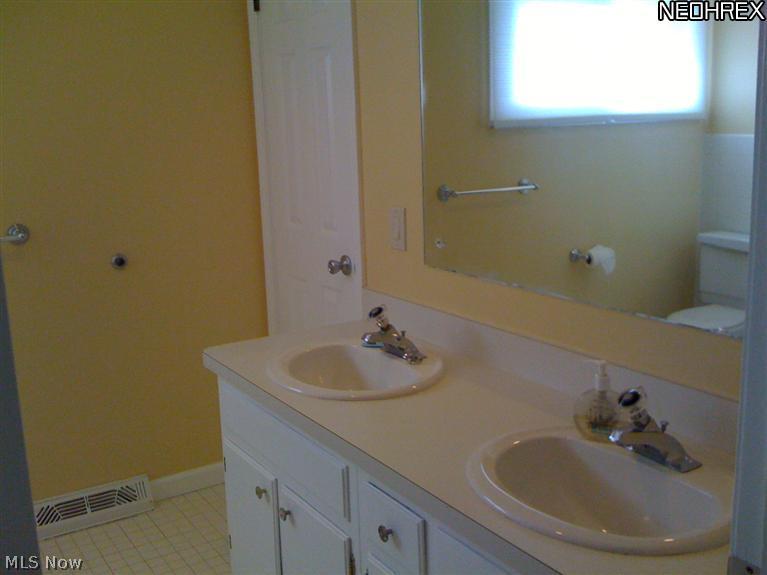 14035 Turney Road Maple Heights, OH 44137 - Photo 21 of 24