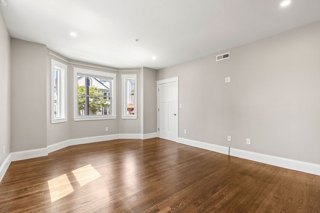 251 Rantoul Street, Unit 1 Beverly, MA 01915 - Photo 6 of 40 Gallery Image 6