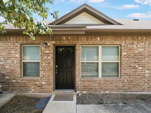 $2,200 | 2304 South Lakeline Boulevard, Unit 211, Cedar Park, TX 78613