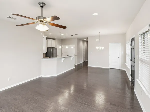 $2,200 | 2304 South Lakeline Boulevard, Unit 211, Cedar Park, TX 78613