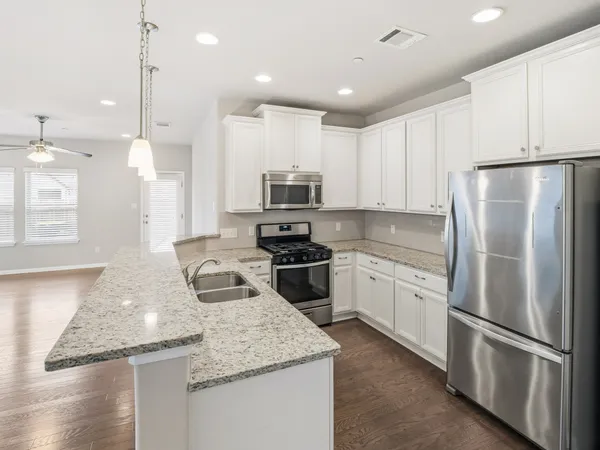$2,200 | 2304 South Lakeline Boulevard, Unit 211, Cedar Park, TX 78613