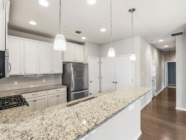 $2,200 | 2304 South Lakeline Boulevard, Unit 211, Cedar Park, TX 78613