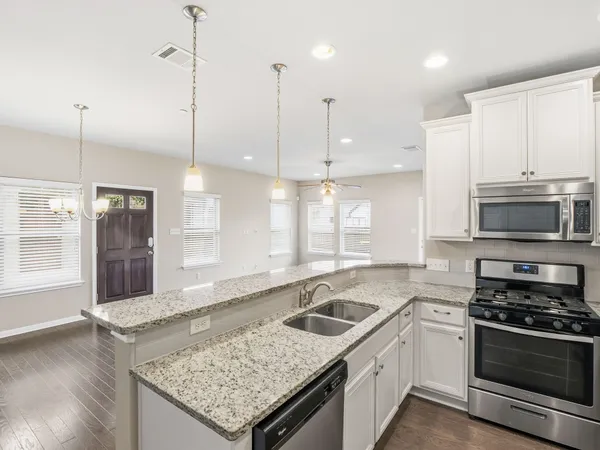 $2,200 | 2304 South Lakeline Boulevard, Unit 211, Cedar Park, TX 78613