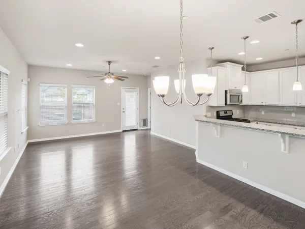 $2,200 | 2304 South Lakeline Boulevard, Unit 211, Cedar Park, TX 78613
