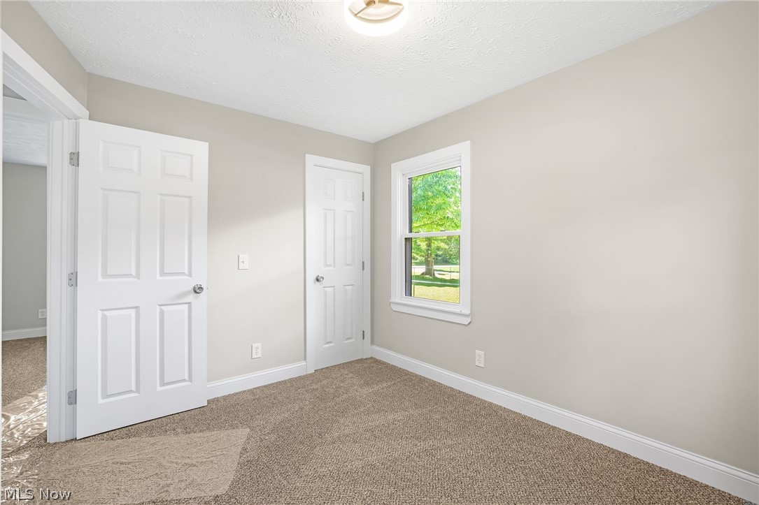 1371 Krumroy Road Akron, OH 44306 - Photo 9 of 32