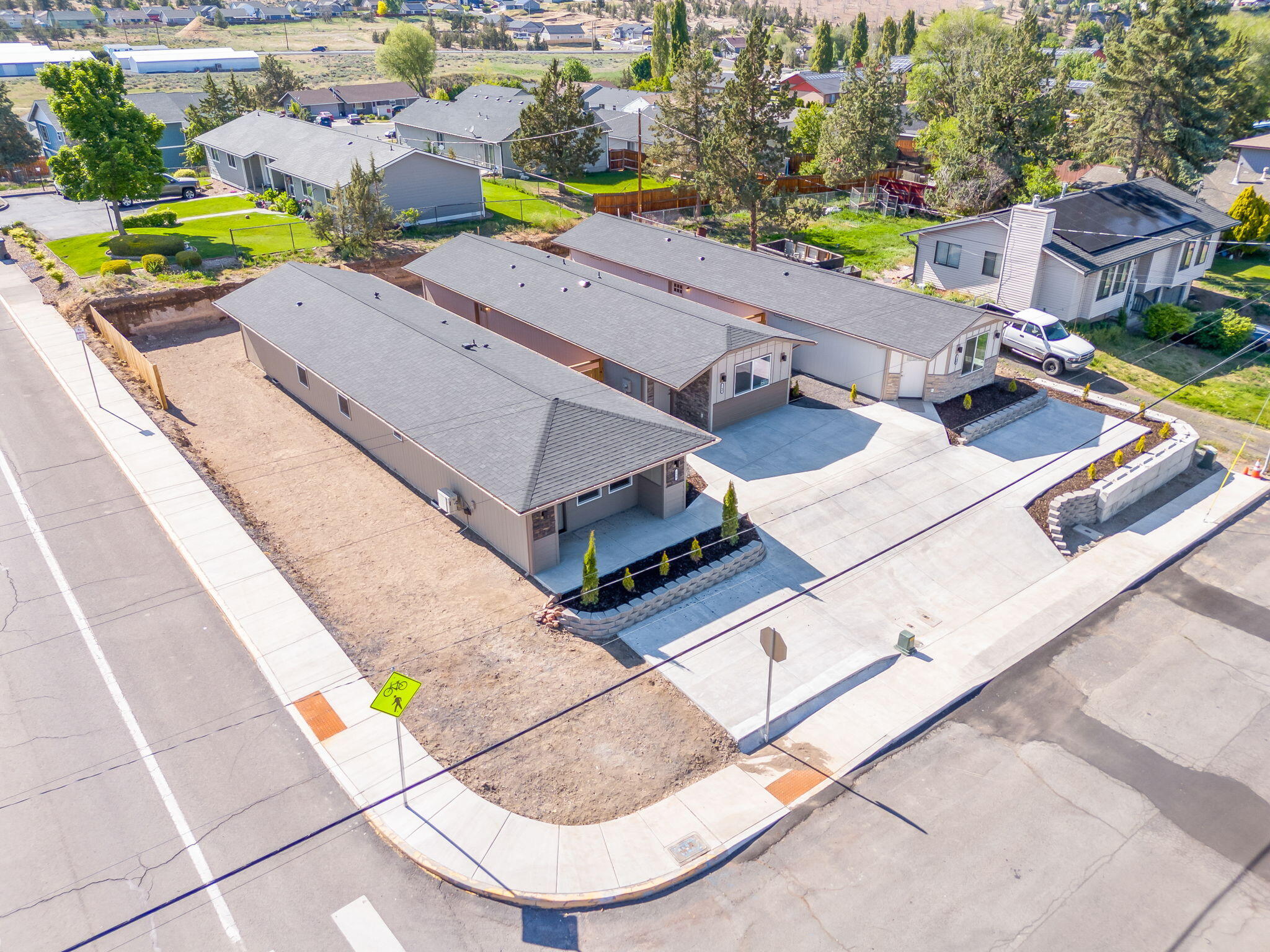 746 Southwest Madison Street Madras, OR 97741 - Photo 34 of 38 36-web-or-mls-Drone (6 of 10)