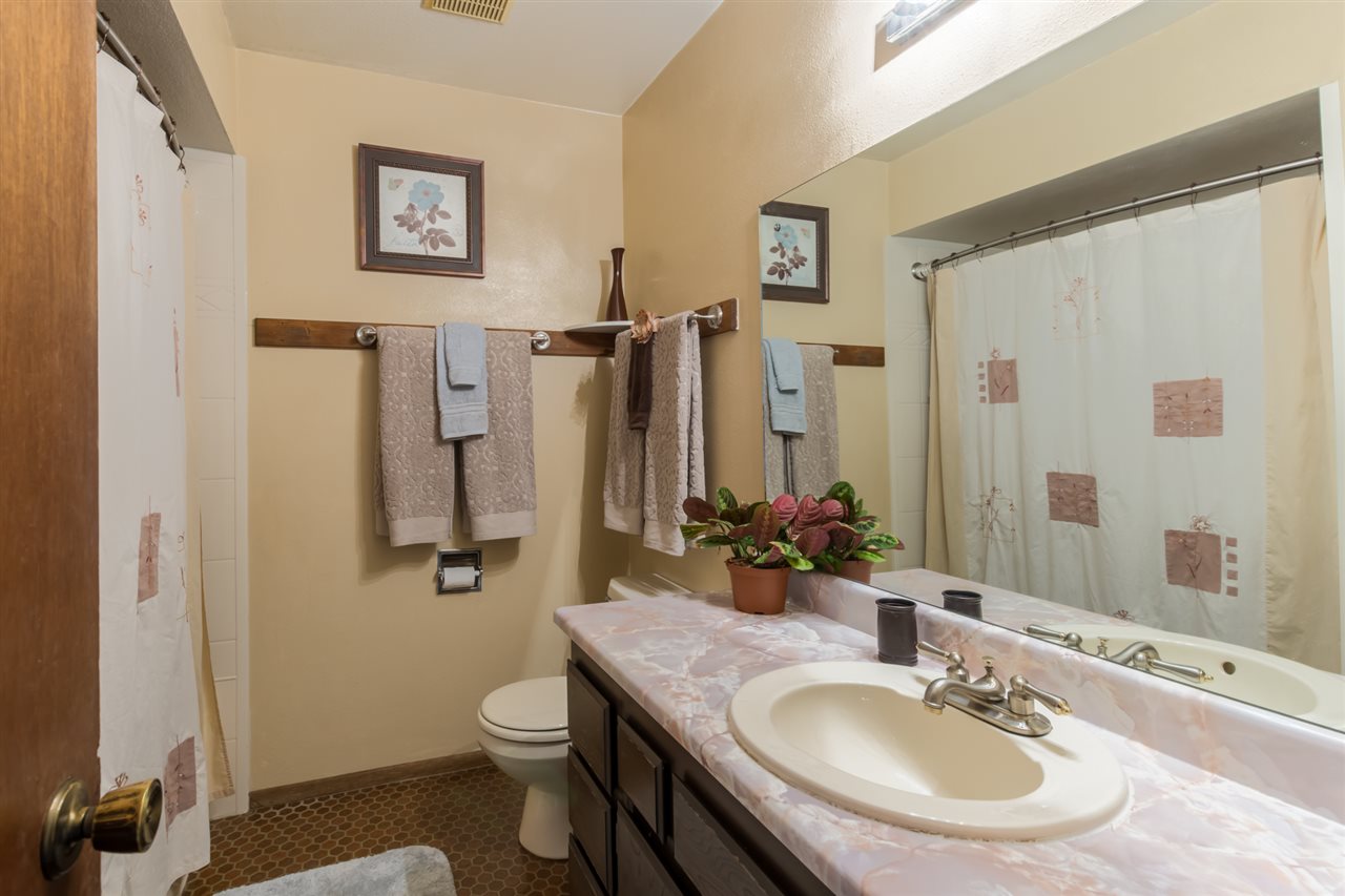 1819 South Eastern Road Spokane Valley, WA 99223 - Photo 6 of 20 Gallery Image 6