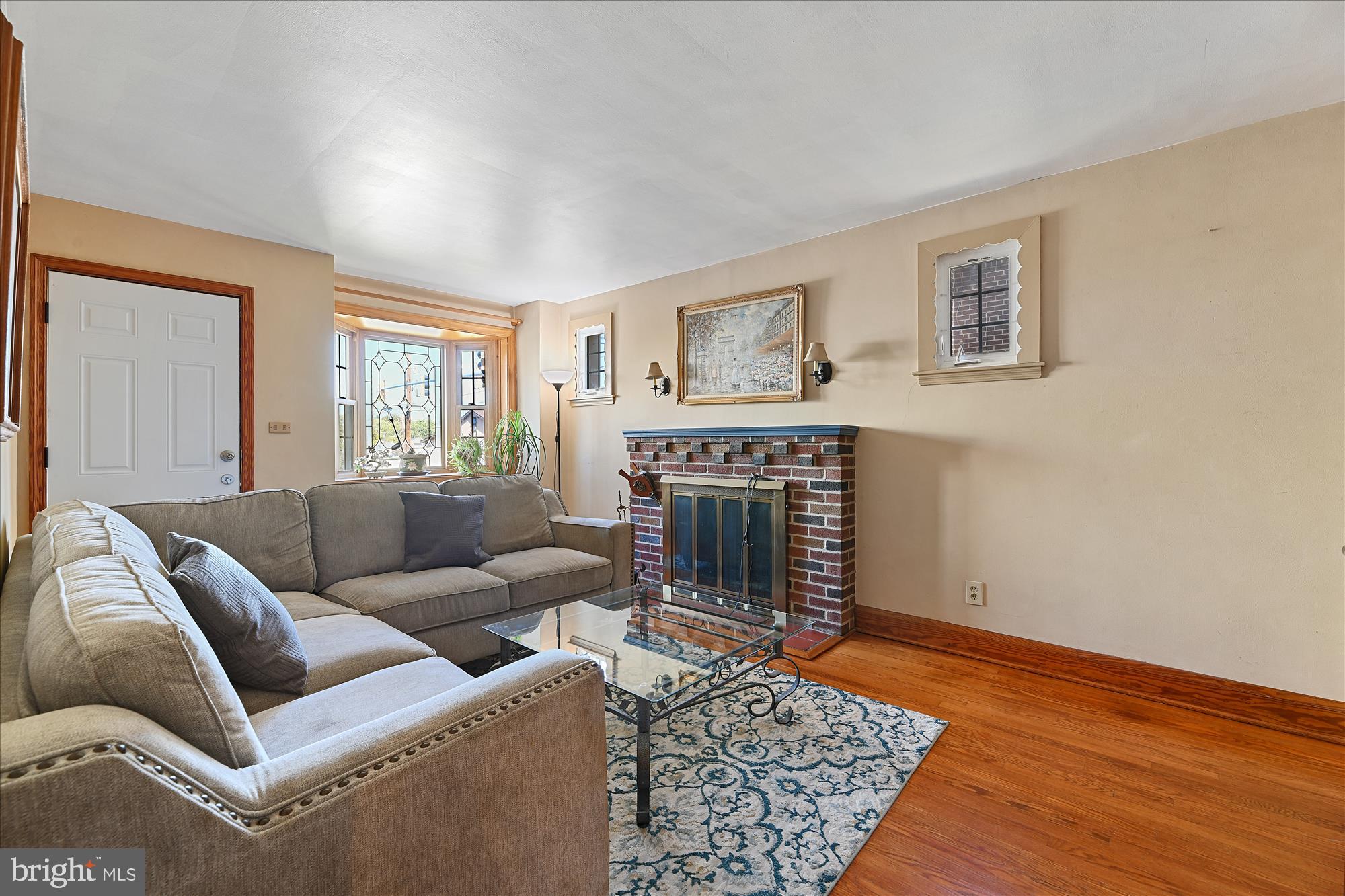 8065 Philadelphia Road Rosedale, MD 21237 - Photo 3 of 18 Main entrance into living room with fireplace